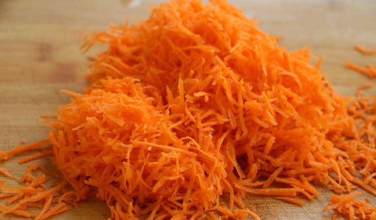 蔬菜|天热女儿最馋的早餐，手不粘面10分钟出锅，金黄柔软，上桌必光盘