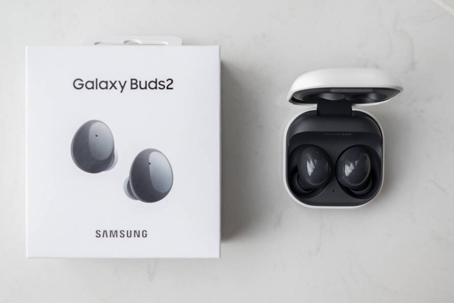 三星Galaxy Buds2简评：好轻、好听，千元价位内的好选择_AirPods