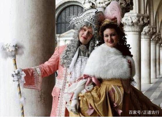 紧身衣|衣服能“杀人”：曾要人性命的西方“高端时尚”是怎样的？？