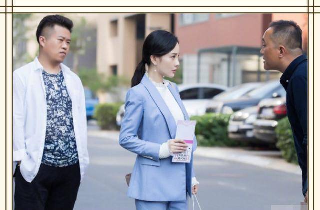 职场|李小璐低调晒剧照,8套职场look又攻又美,网友:彻底圈粉啦!