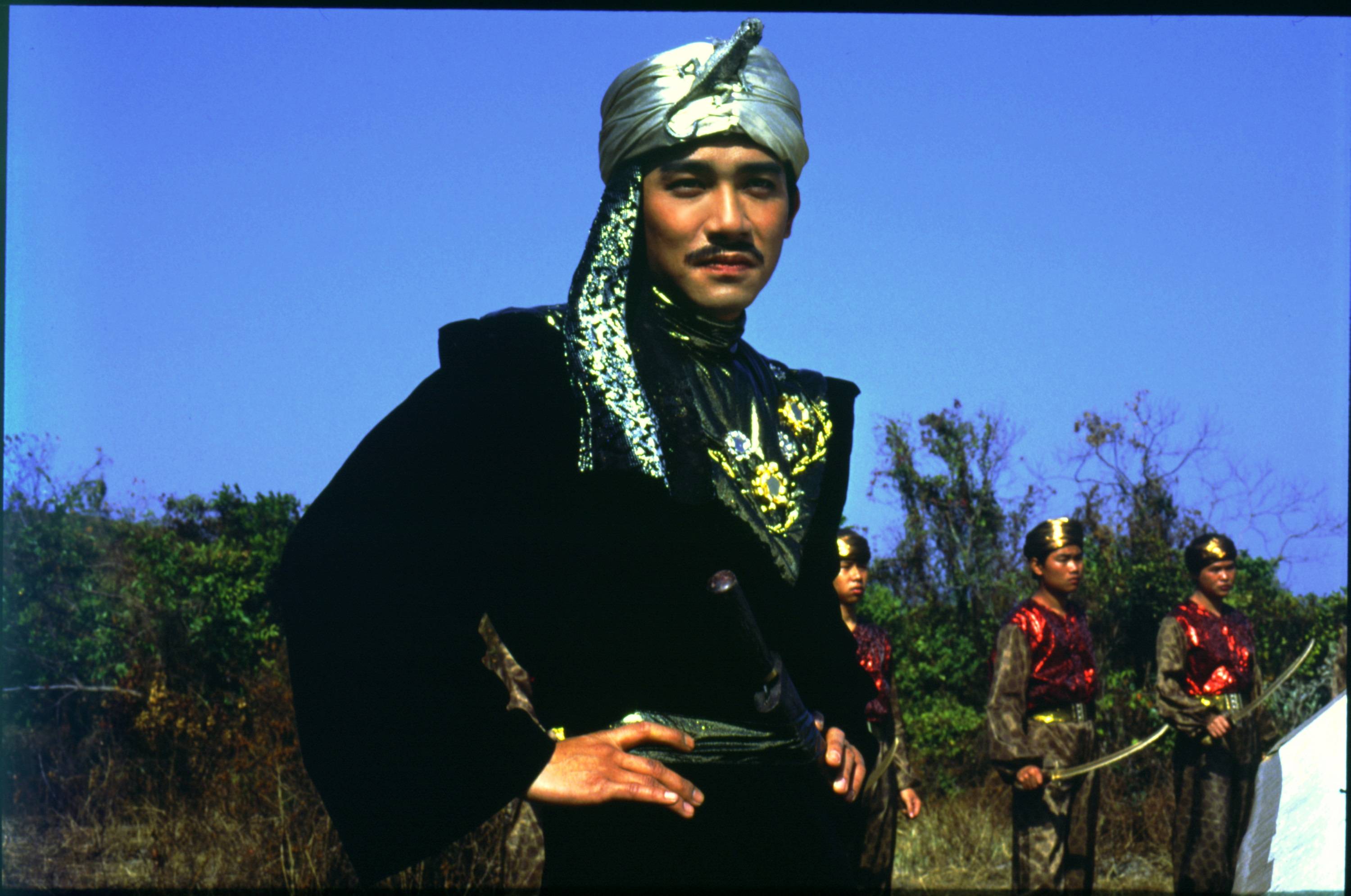 角色|演反派更有魅力!盘点影帝梁朝伟越坏越迷人的代表角色