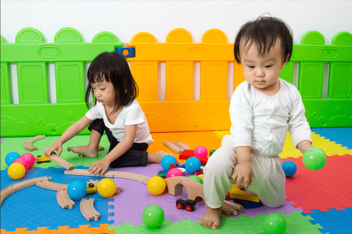 厕所|孩子初入幼儿园爱“憋便”，你以为只是一种不好行为，实则伤害大