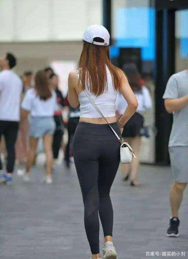 短裤|清新别致的打底裤轻松穿出青春活力，散发高雅气质，帅气随性