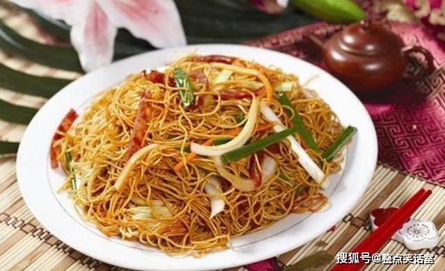 因为|韩国人：我们早餐吃泡面，印度人：我们吃炒面，中国人：都是弟弟