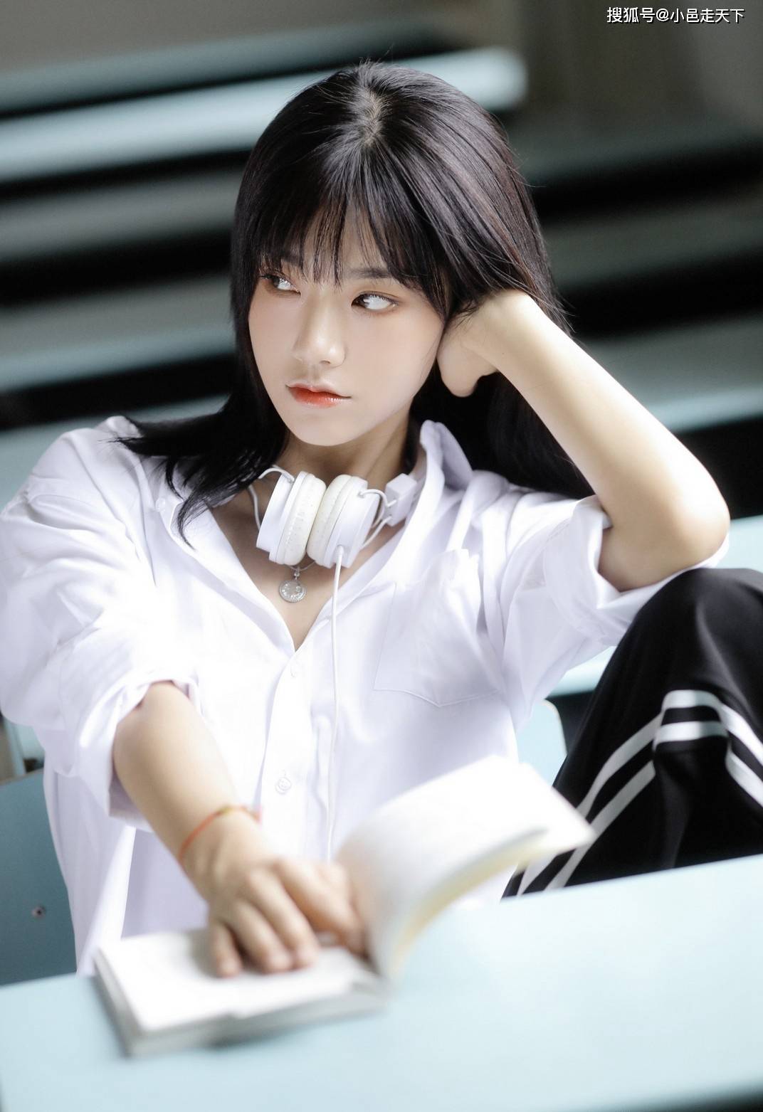 曾克妮学生制服青春活力写真