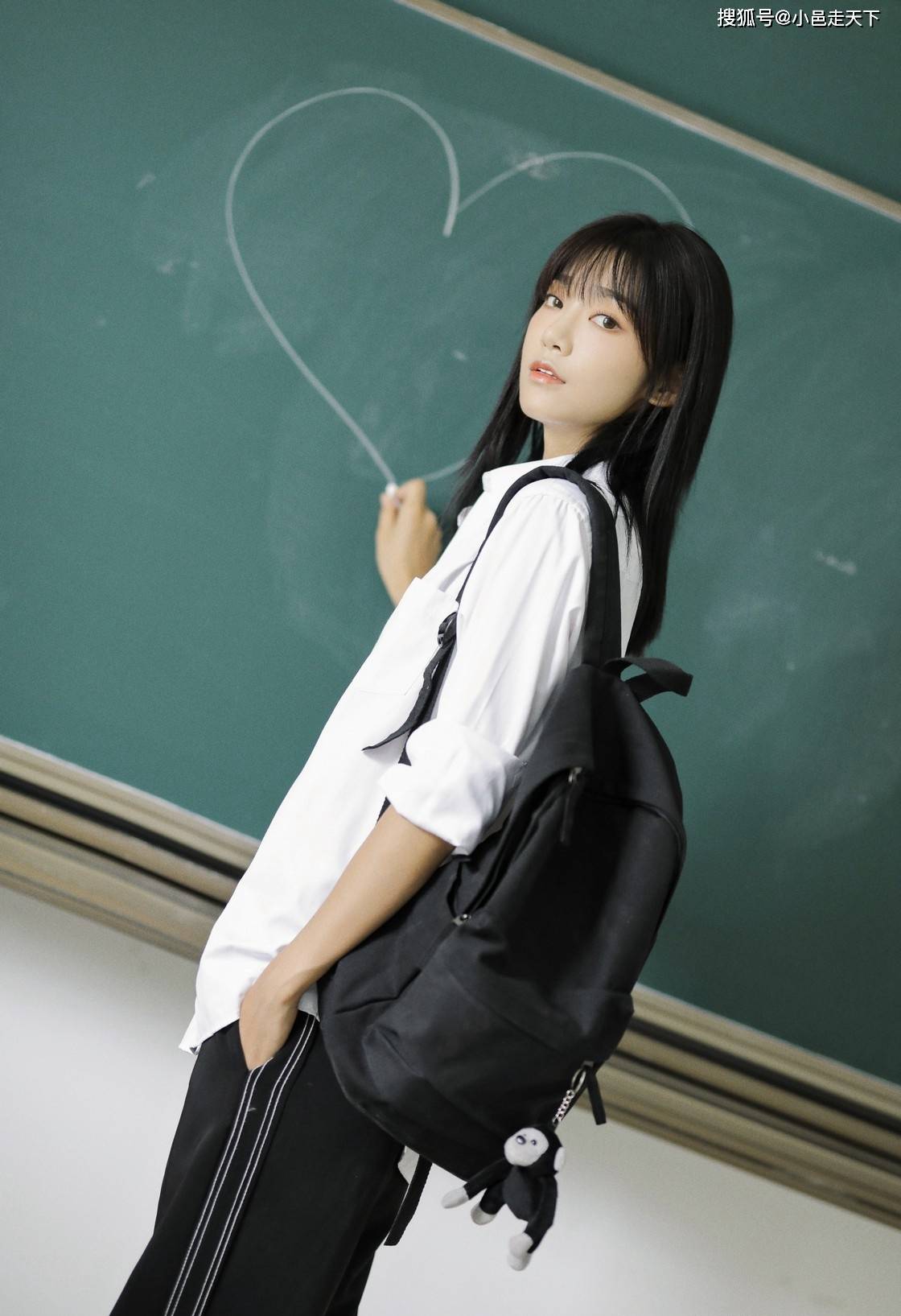 曾克妮学生制服青春活力写真
