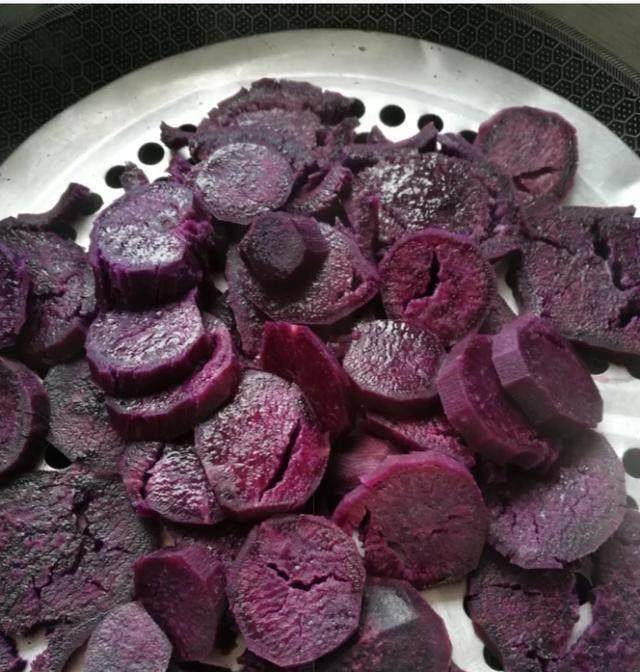 做法|这早餐做法简单不用一滴油,蒸一蒸就上桌,甜香软糯孩子爱吃