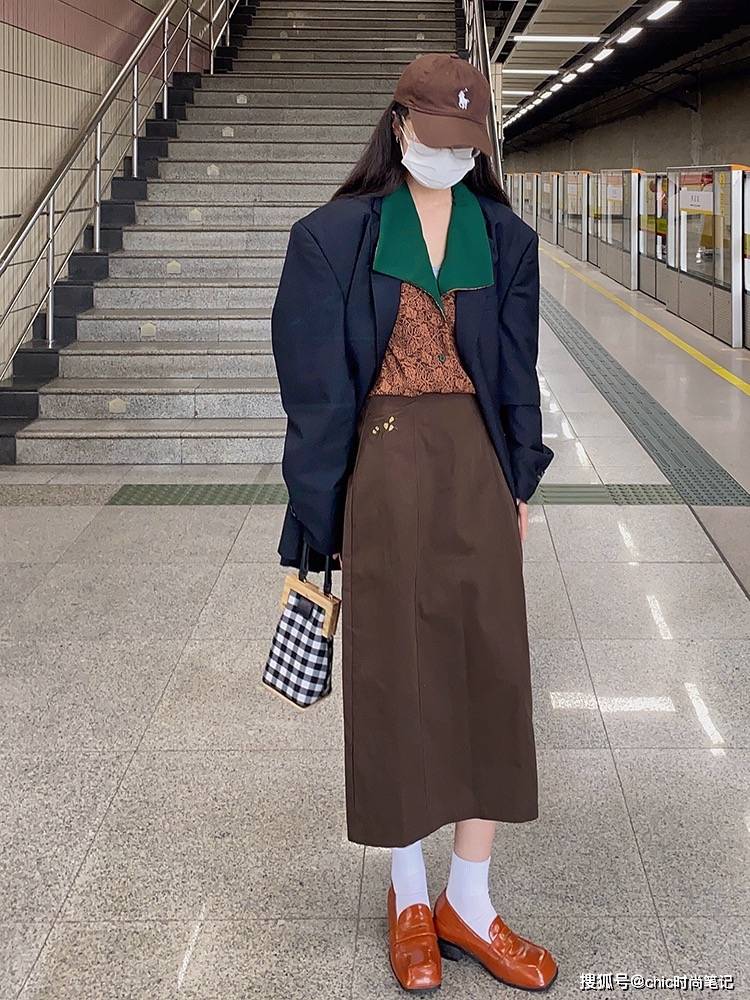 打底袜外面一般怎么搭配 193a9a6ae0f9491789dce286e2fec19c.jpeg