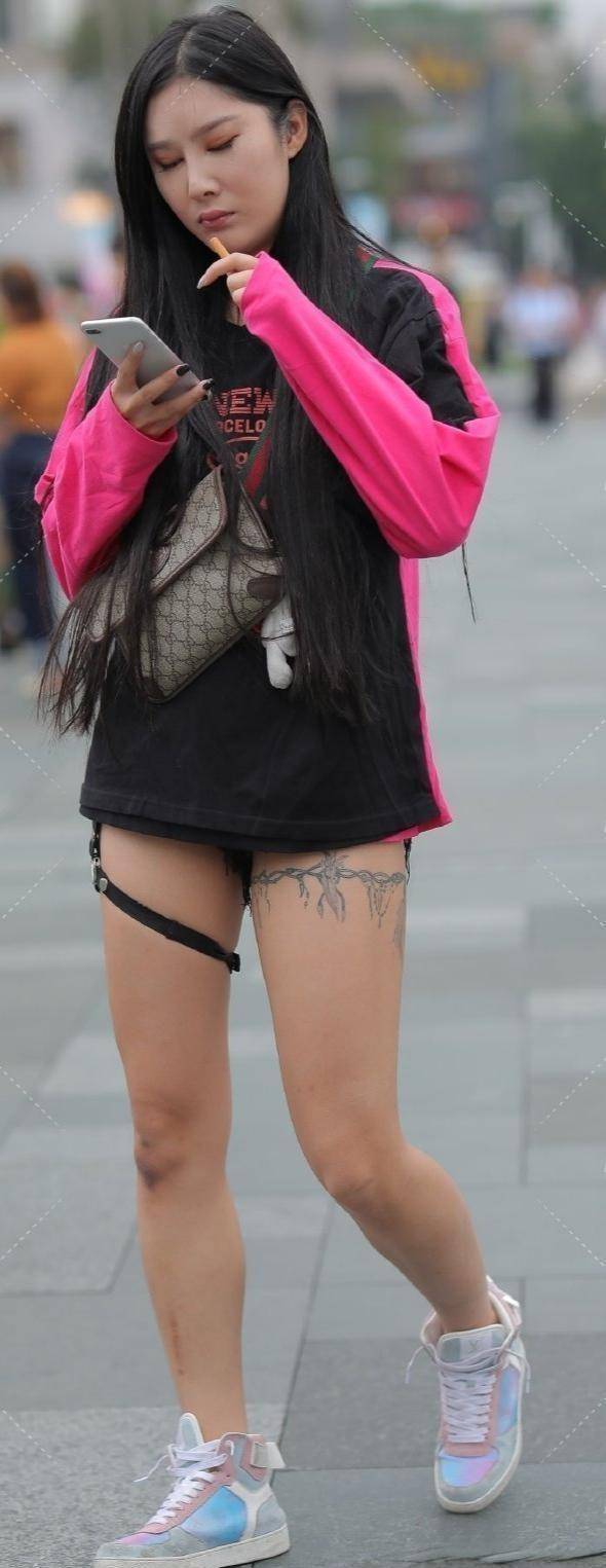 颜色|青春时尚的瑜伽裤装扮,穿出成熟的美感,微胖身材