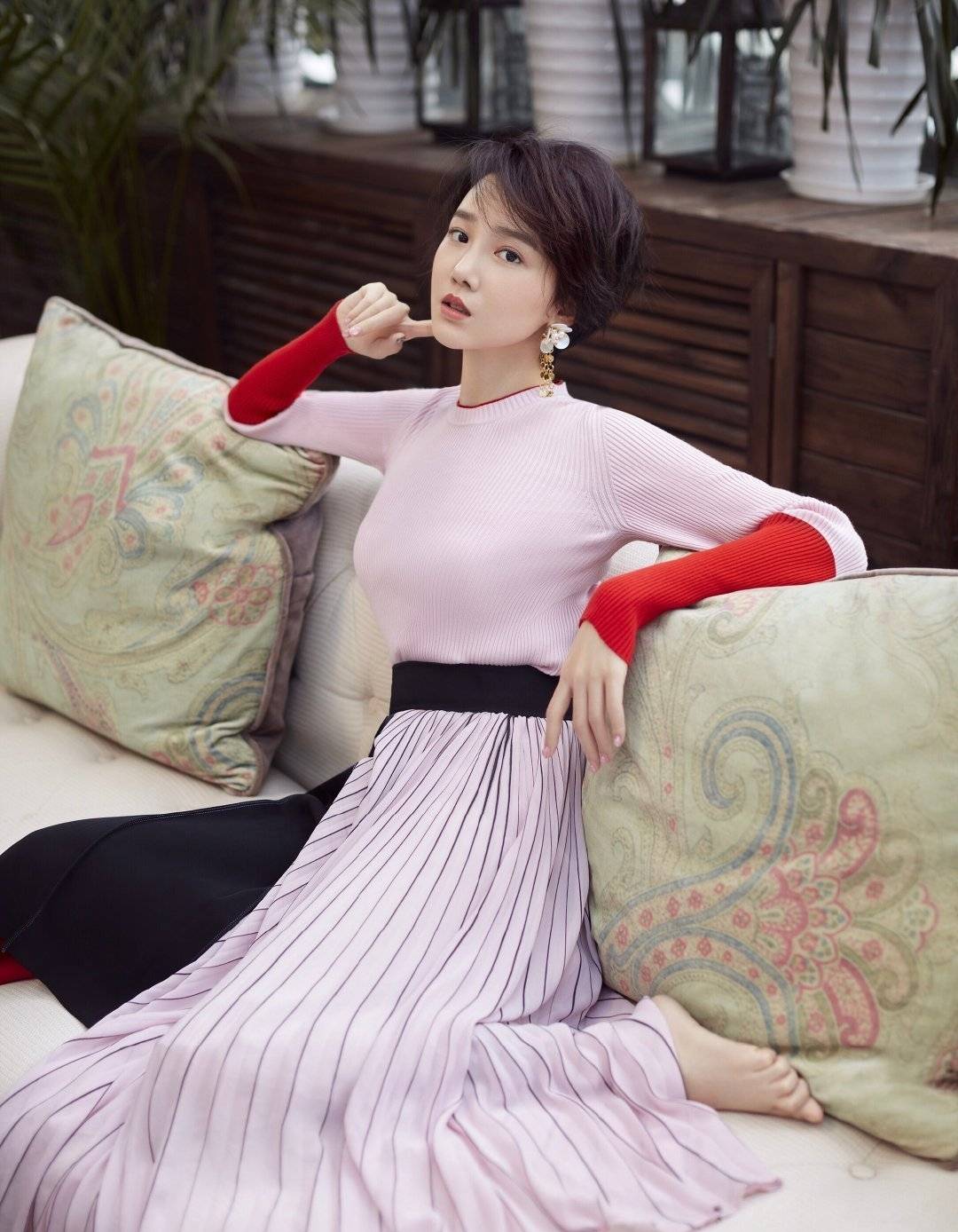 黑色|31岁陈小纭惊艳全场，白雪公主造型又仙又撩，美得不可方物