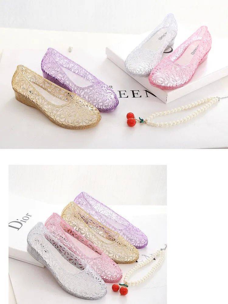 运动鞋|今夏不要总穿运动鞋了,2021流行这几款凉鞋,上脚显瘦显直又显腿长!