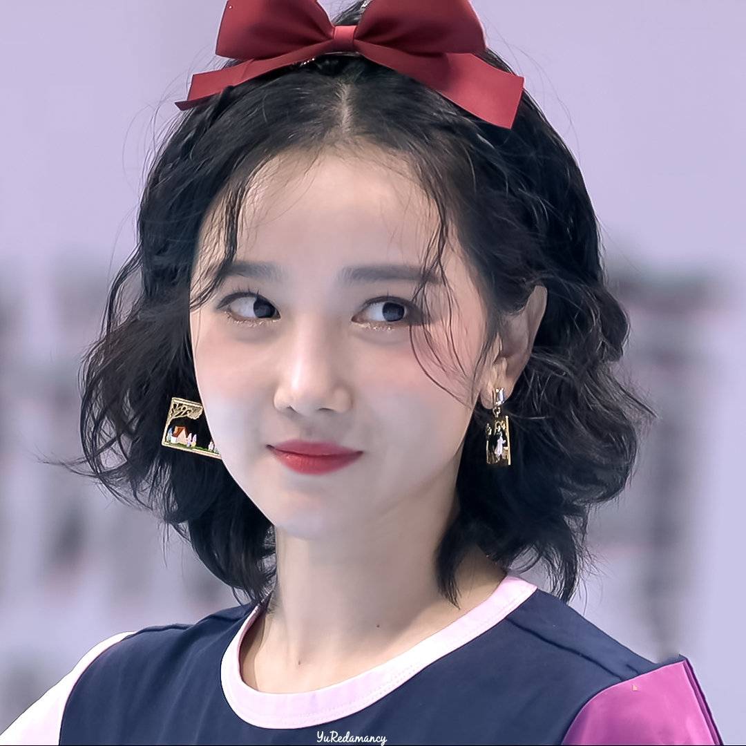 黑色|31岁陈小纭惊艳全场，白雪公主造型又仙又撩，美得不可方物