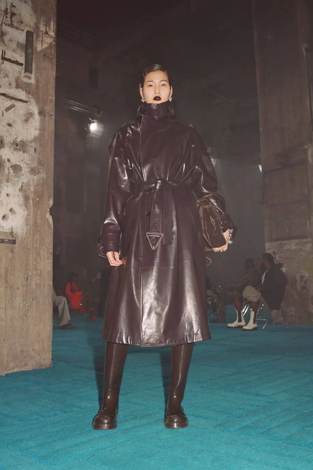 设计|跨越繁复的简洁：Bottega Veneta2022