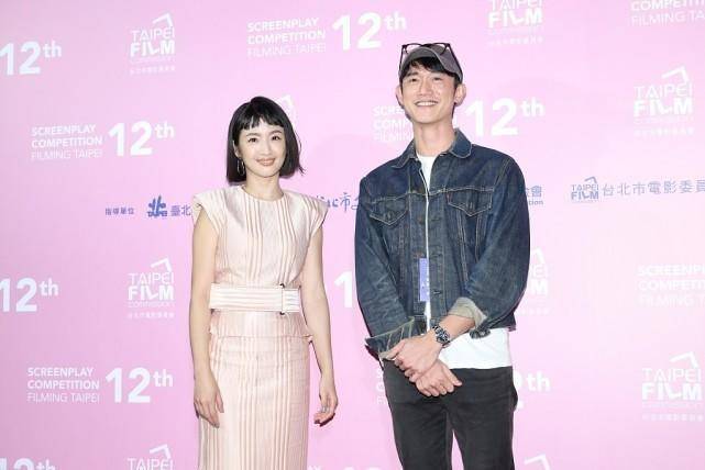条纹|林依晨看不出有38岁，穿条纹裙装搭配波波头发型亮相，减龄洋气