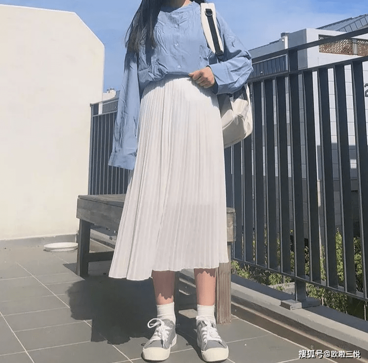 衬衫 女生的“纯欲风”衬衫穿搭