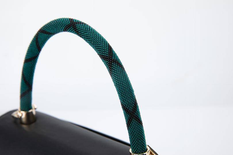 繁华世界|LuneVille全球限量 |一针一线勾勒繁华世界，方寸之间寻觅法式韵味