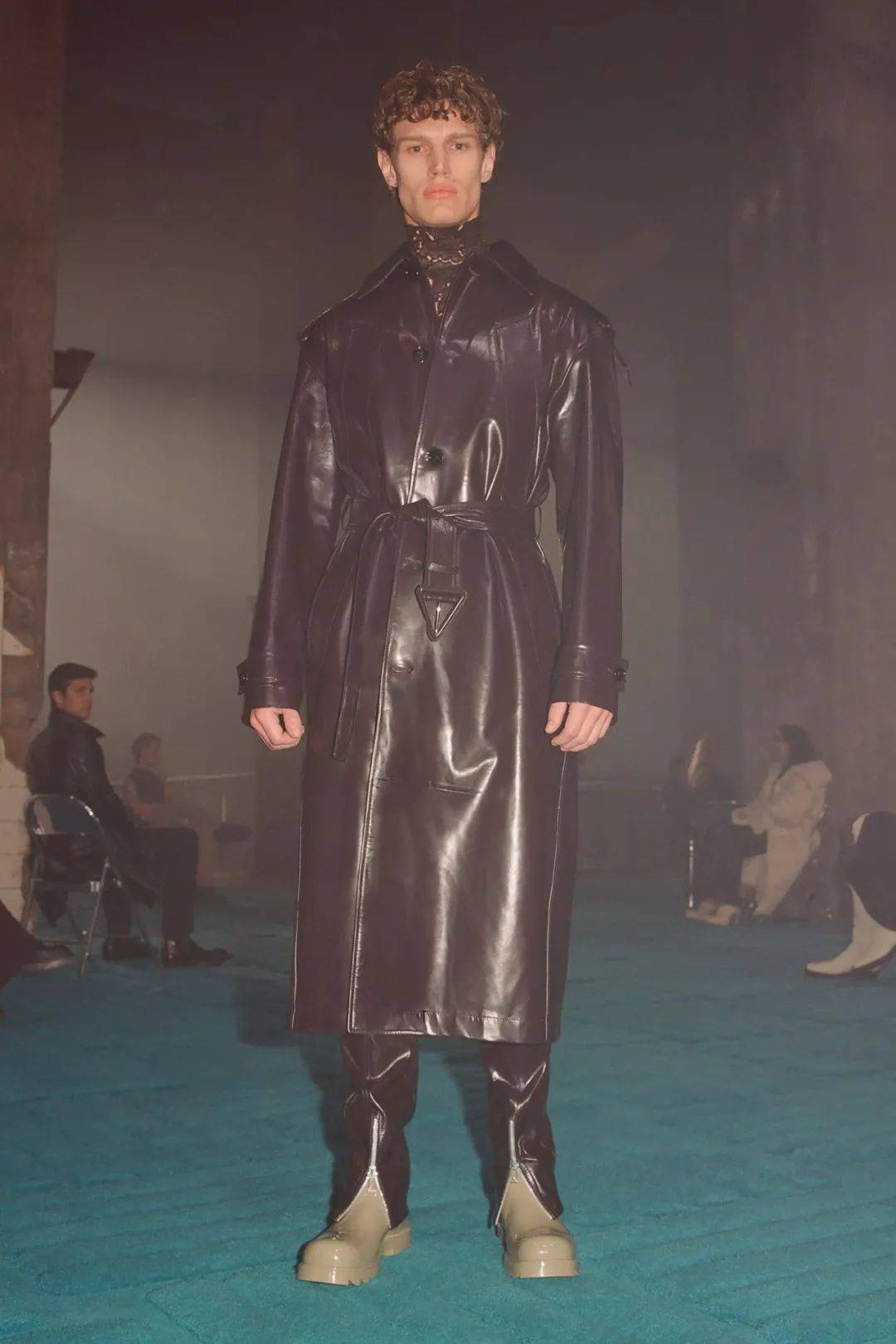 设计|跨越繁复的简洁：Bottega Veneta2022