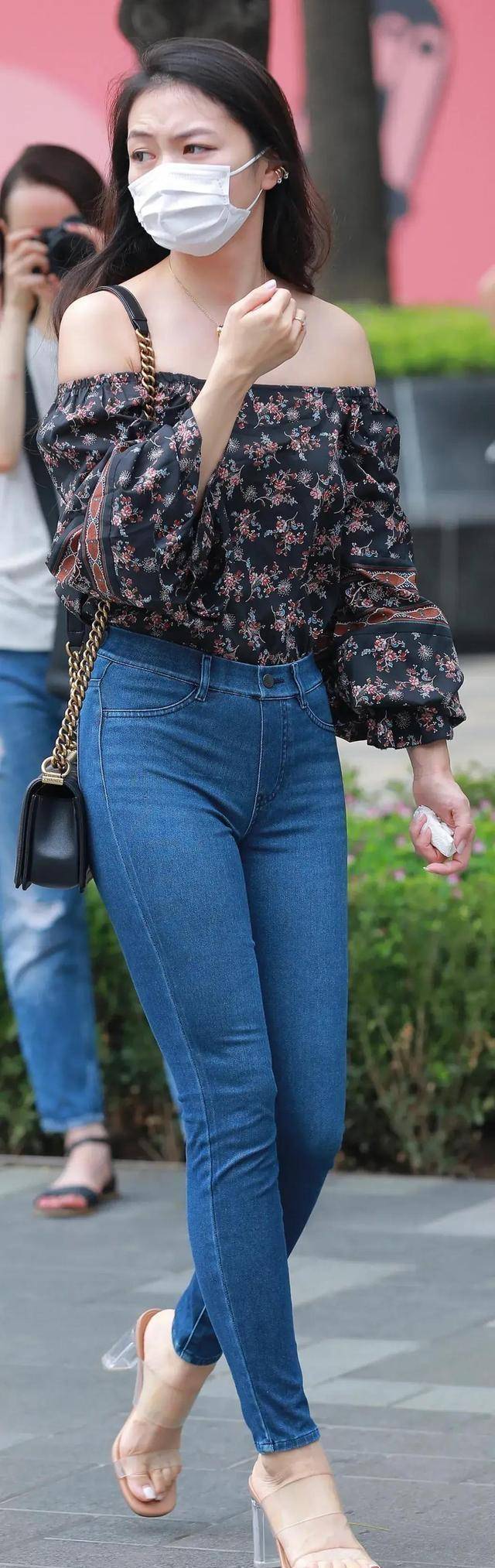 元素|优雅自信的打底裤随意休闲感十足,带来清清爽爽的感觉,甜美时尚