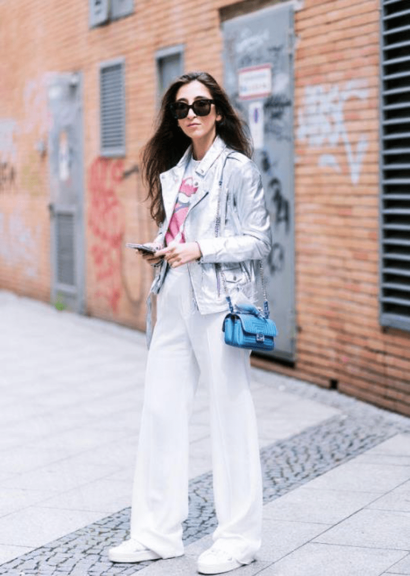 颜色|2021年入春流行“拖地裤+平底鞋”,简约舒适时髦,太好看了