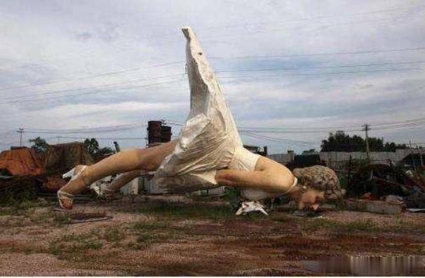 世界上最“性感”的雕塑，展出一年就被撤走，就因游客不文明