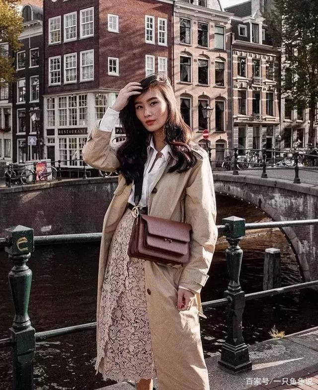 小个子|入秋风衣怎么搭配？“风衣+裙子”独特又显气质！