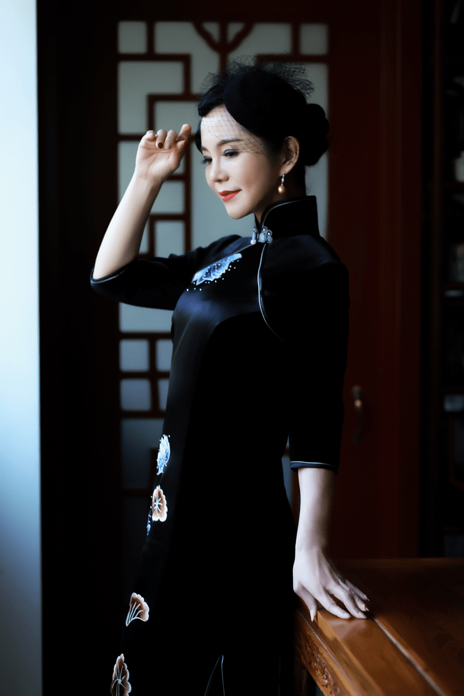 时间|金扣子： 旗袍女王金子姐岁月从不败美人