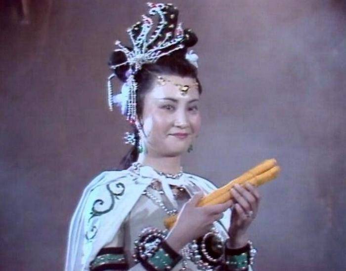 杨春霞|无法重拍的瞬间：唐僧搂着观音，如来穿军大衣，八戒骑黑毛驴