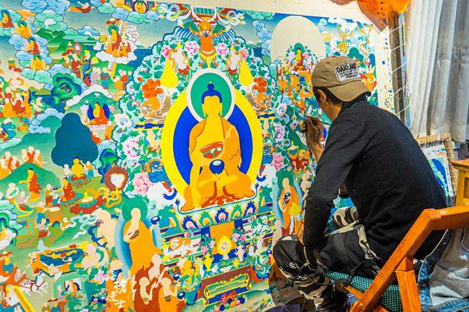 甘南拉卜楞唐卡，藏文化独特的艺术形式，为何保留百年依旧鲜艳？