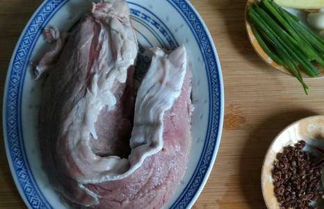 牛肉怎么卤好吃又嫩紧实 8a89bf1f867648a29a6f72a66603440f.jpeg