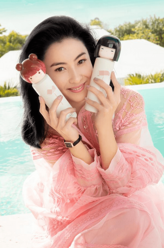 美眉|张柏芝真是天生“初恋脸”，穿粉色网纱裙太显嫩，哪像孩子妈？