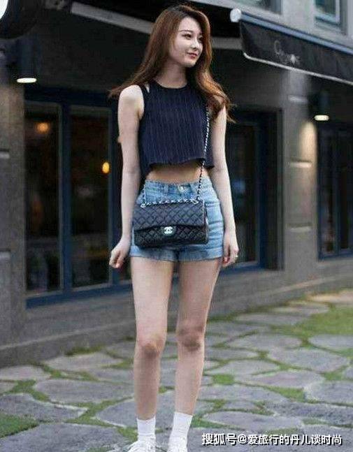 蓝色|东莞时尚穿搭街拍，妖娆多姿的美女用不同的穿搭诠释着时尚元素