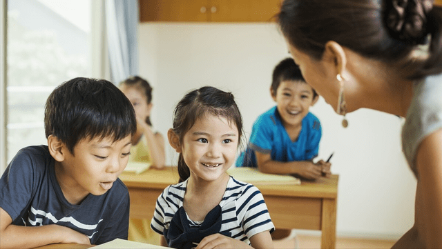 怎么在学校里当老师 1c0dfdc2d3564a6099941062d36e95f7.png