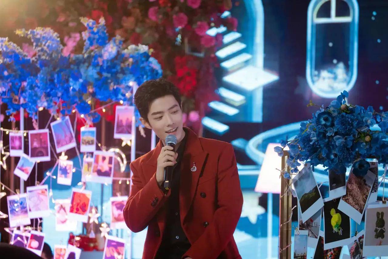 卫视|肖战在大年初一春晚闪亮登场，唱得眼眶湿润，给观众带来了小惊喜