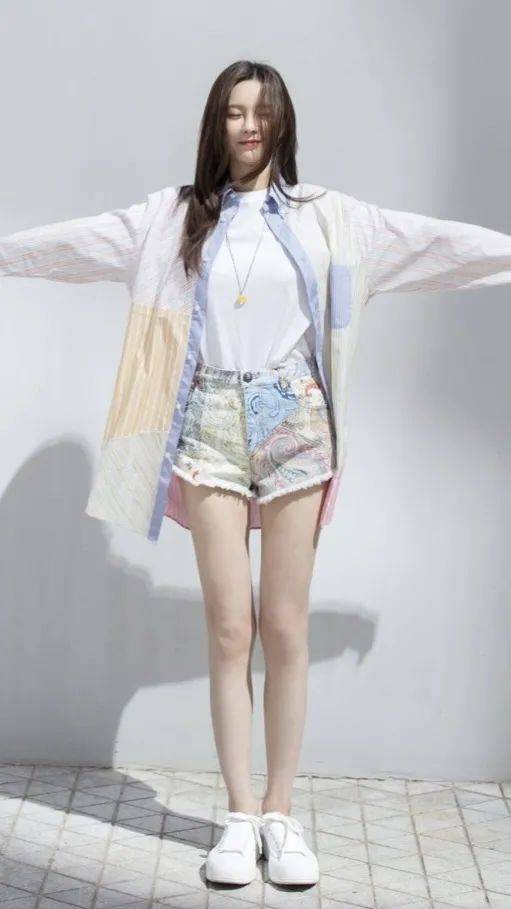 运动鞋|逛街偶遇杨幂…她穿短裤时总穿这几款鞋