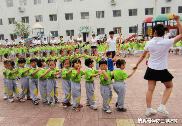 现实|公立幼儿园漂亮的翻身仗，多地私立幼儿园招生遇冷，不作就没事