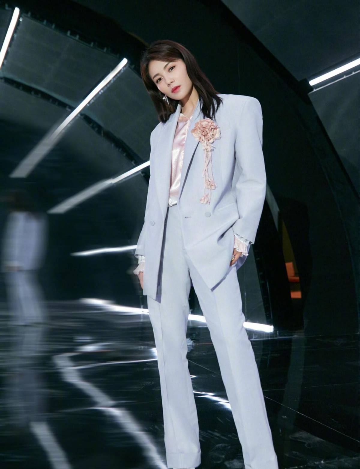 牛仔|刘涛对自己的颜值真自信,晒出自己素颜的视频,但却意外显清纯