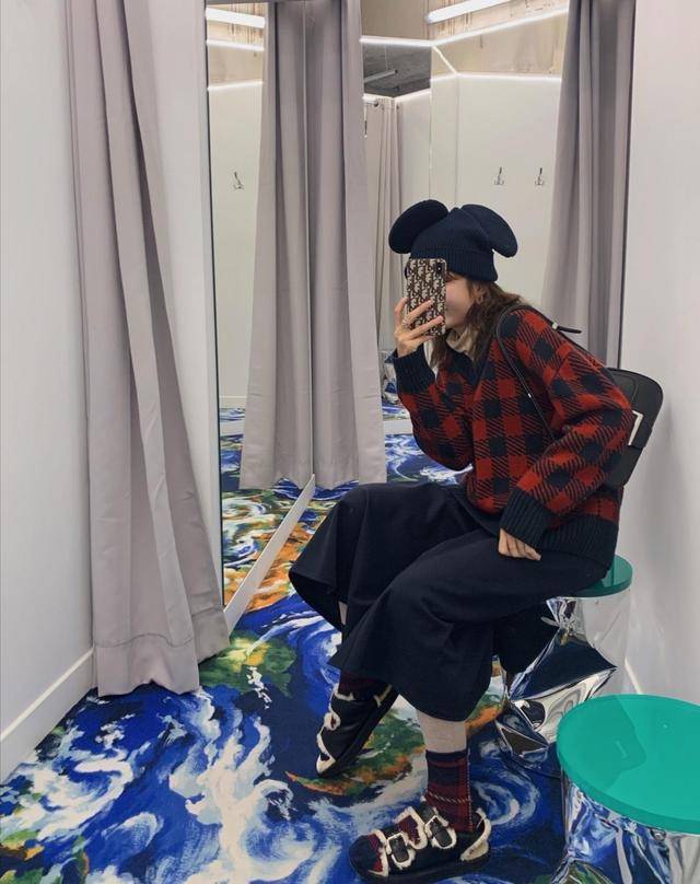 身材|身材曲线隐藏起来,不管是瘦弱的女生还是微胖的女生,呈现出的都是宽松的效果