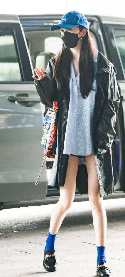 运动鞋|逛街偶遇杨幂…她穿短裤时总穿这几款鞋