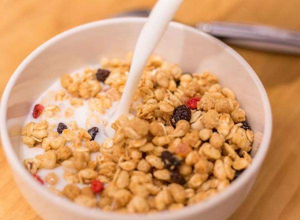 补充|50岁以上的人早餐吃什么好？医生说出健康食谱，长期坚持或能延寿