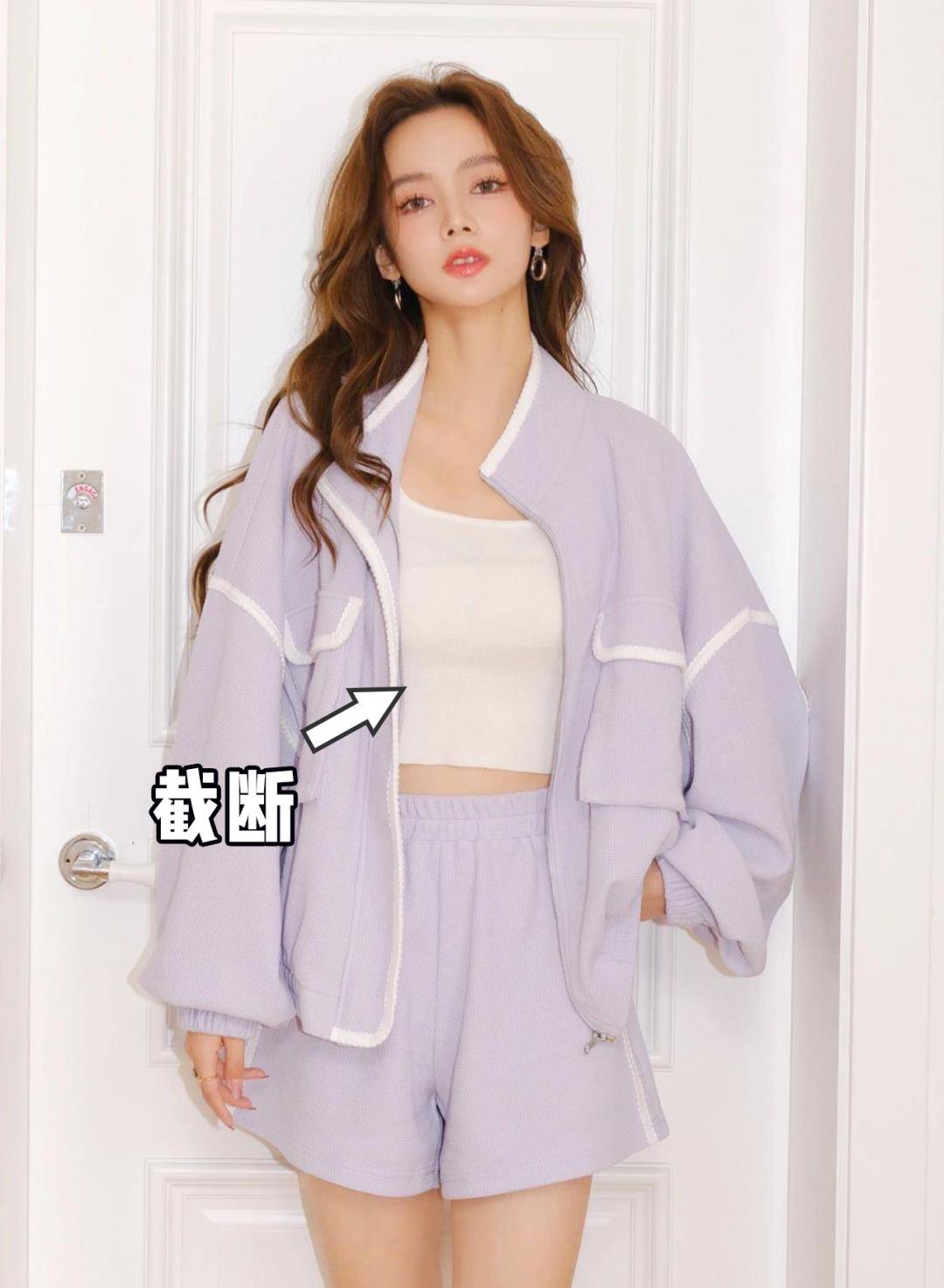 对比色|黑白灰穿腻了？今秋彩色穿搭要火，回头率100%
