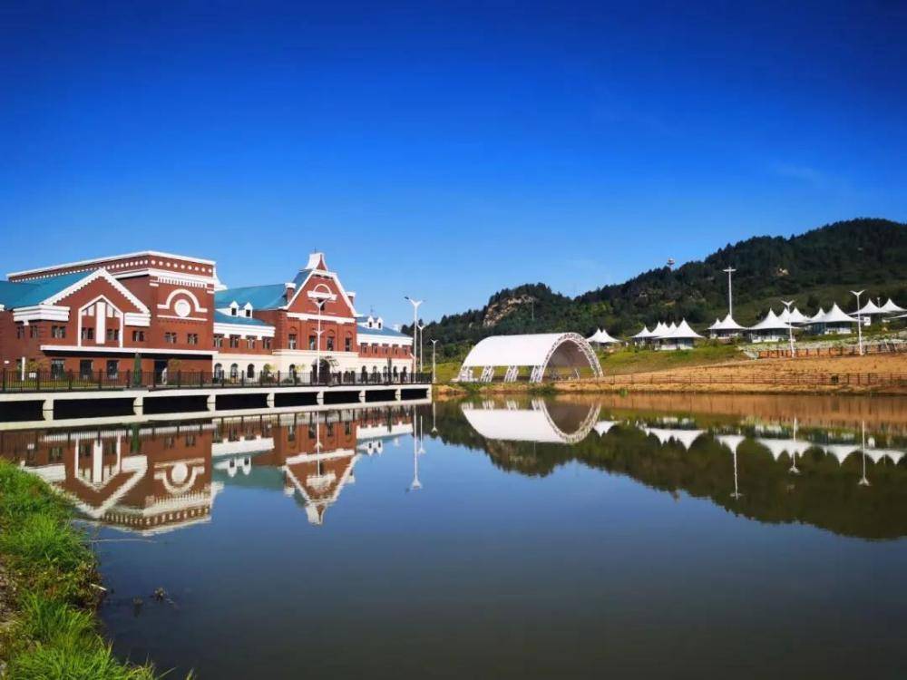 小兴安岭腹地的山水森林驿站