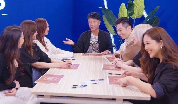 潘时七现身大野惠理助阵COLORMIBANA2019夏季时装秀