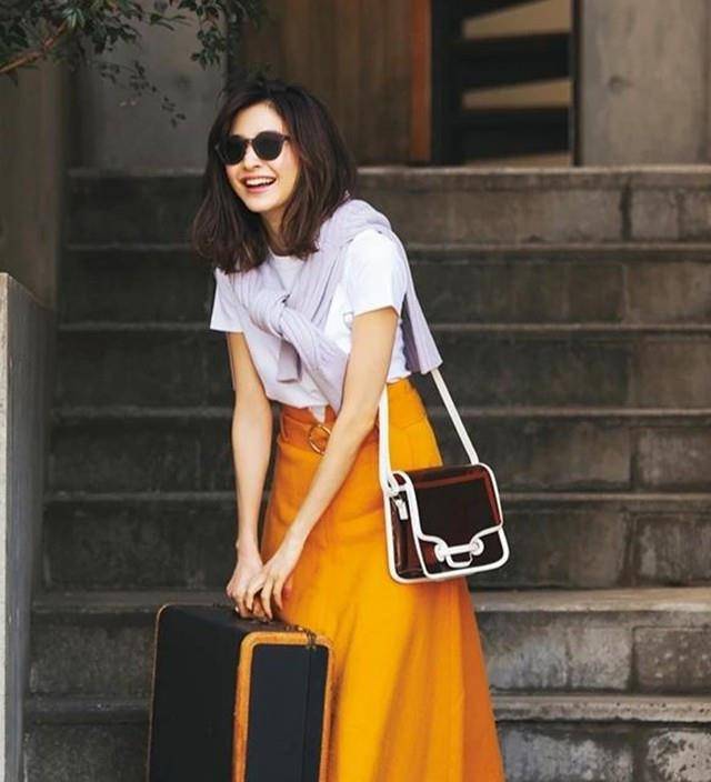 时尚|40岁女人穿T恤，牢记这“三穿三不穿”法则，这样才能时髦又减龄