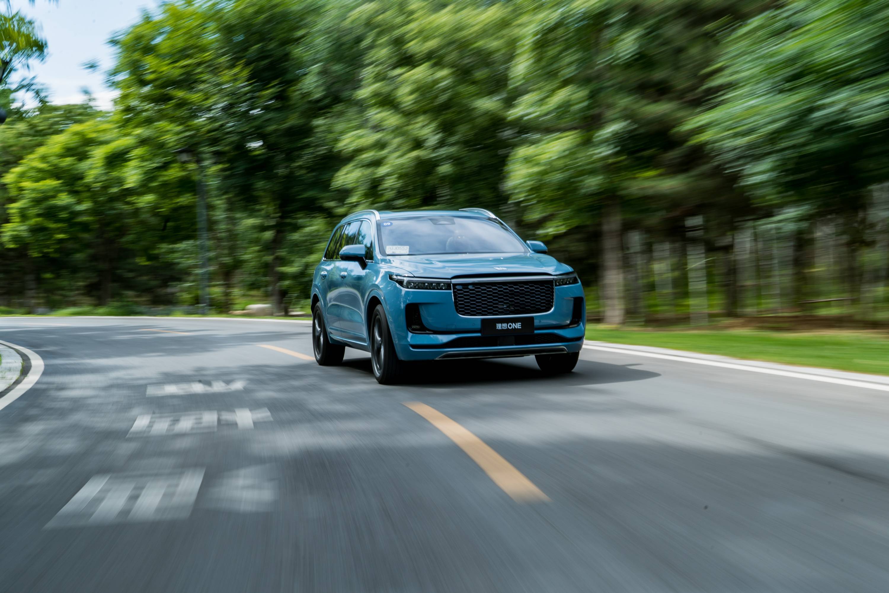 4-10名依次是理想one(9433辆),奔奔ev(7358辆),欧拉黑猫(7013辆)