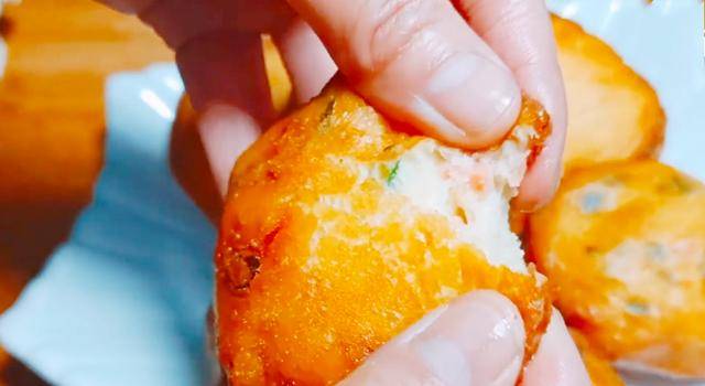 做法|2个鸡蛋1碗牛奶,大厨教你做营养早餐,外酥里嫩,孩子抢着吃