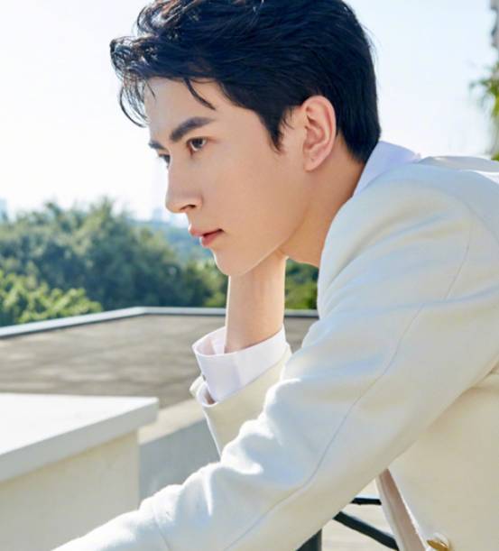 于朦胧左眼又受伤,网友纷纷表示心疼,刘维的评论太暖心