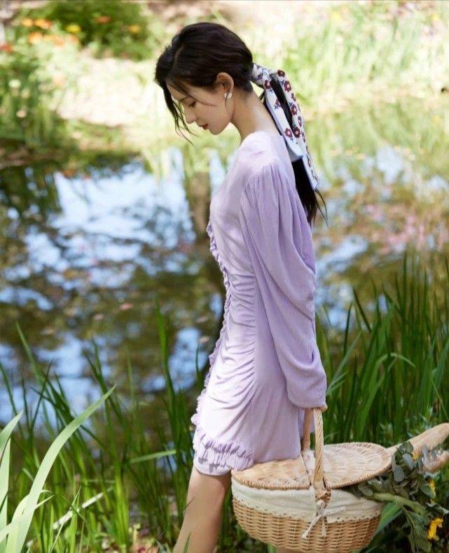 张予曦|张予曦唱当空告别程若鱼，青衣直发尽显古典气质，姐姐有心了