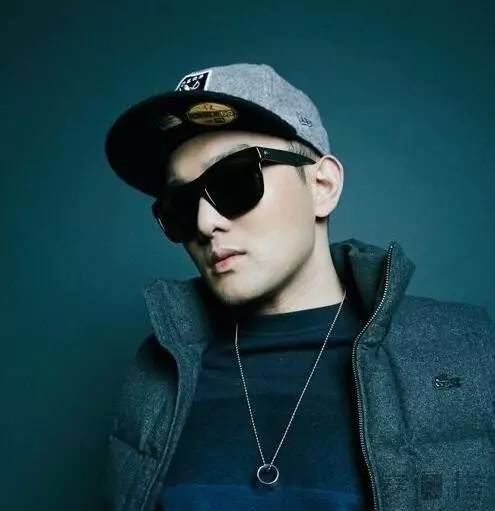 布瑞吉|《披荆斩棘的哥哥》为什么里面一个嘻哈歌手喜欢包个头巾