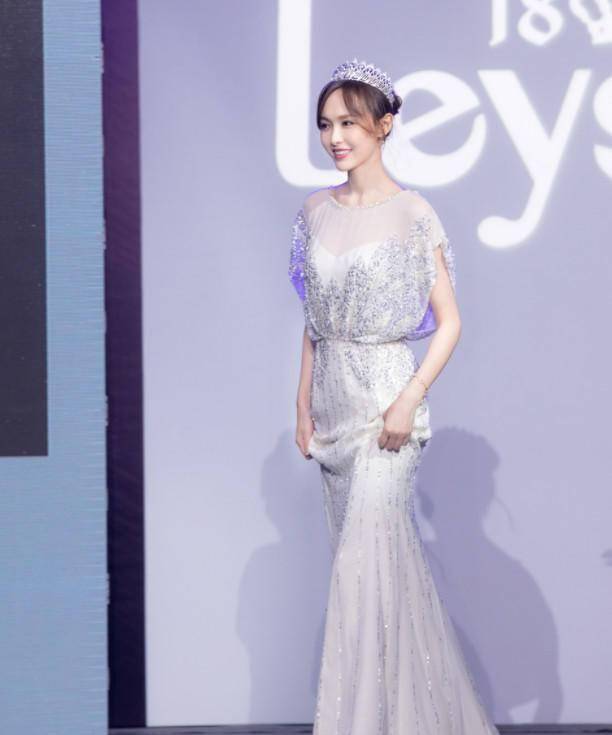 Dice|女明星的礼服不实穿?看看唐嫣、袁姗姗的这些同款,时髦又接地气