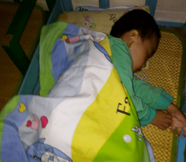 睡眠|幼儿园宣布“取消”午睡，家长炸锅纷纷声讨，园长解释压倒众议